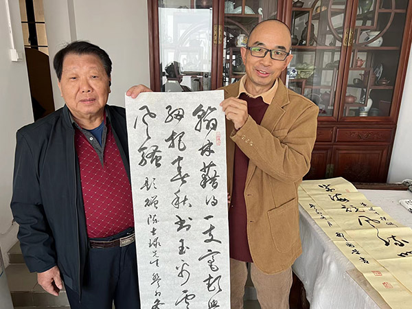 深圳詩人書法家鄒國榮題詩一首——開寫傳記創(chuàng)始人老照片(96)