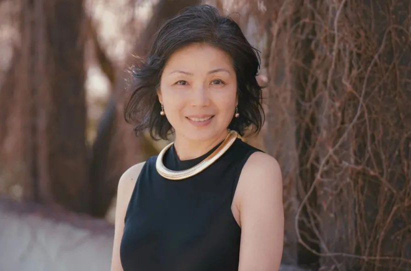 心漫（Cathy Xinman），雙語(yǔ)詩(shī)人、作家、劇作家：“……看了你的網(wǎng)站，很真實(shí)，有一種（省略）的美，憑直覺(jué)值得（省略）……”